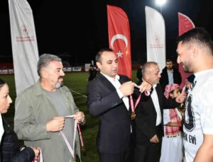 Silopi’de 29 Ekim Cumhuriyet Kupası sona erdi, Dicle Mahallesi şampiyon oldu