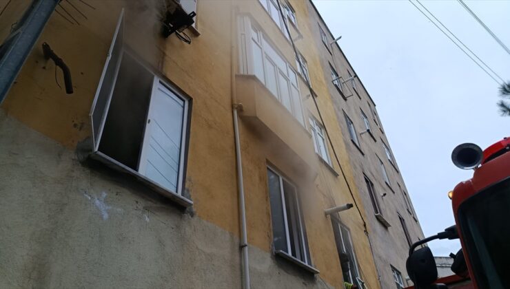 Sinop Kefevi Mahallesi’nde çıkan ev yangını söndürüldü, maddi hasar oluştu