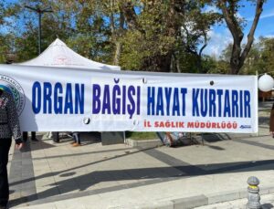 Sinop’ta meme kanseri standında erken teşhis için tarama ve KETEM bilgisi verildi