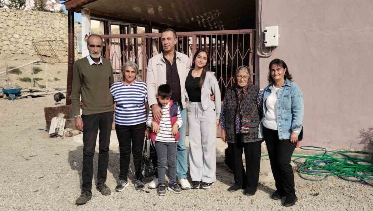 Sivas’ta aracı bozulan Alman gezgini 11 gün evlerinde ağırladılar! Vedada gözyaşlarına hakim olamadı
