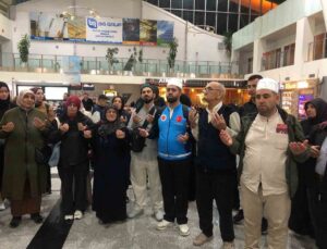 Sivas’ta özel gereksinimli İmamoğlu, hayırseverlerin desteğiyle umreye uğurlandı