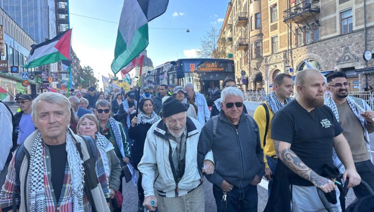 Stockholm’de yüzlerce kişi İsveç’in İsrail’e silah satışına son vermesini istedi