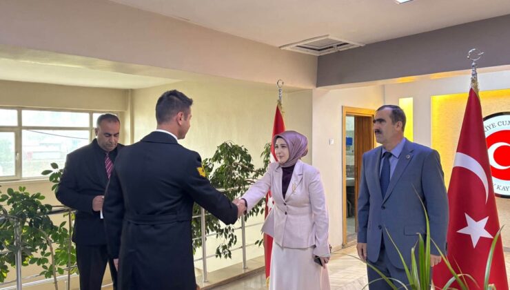 Taşlıçay Kaymakamı Kılıç, 103. yıl kutlamasında tebrikleri kabul etti