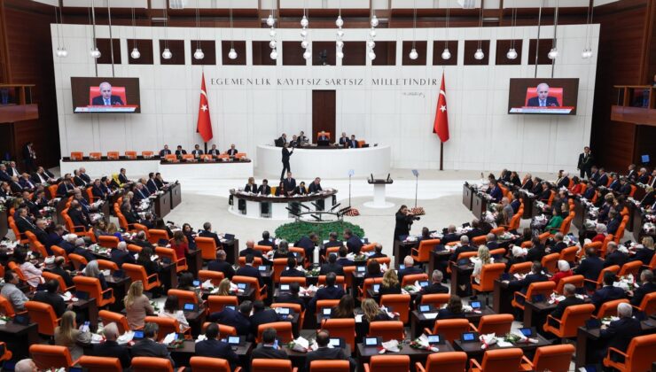 TBMM’de Kızılay teklifinin ilk 3 maddesi, başörtüsü tartışmasının ardından kabul edildi