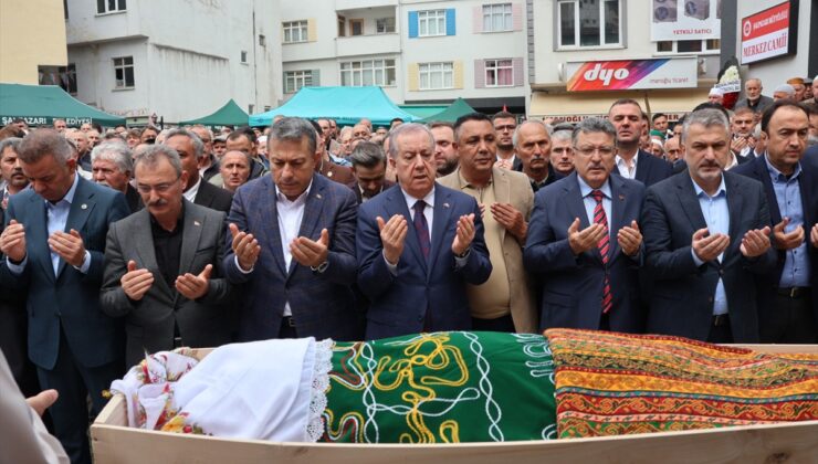 Trabzon Şalpazarı’nda Belediye Başkanı Kurukız’ın annesi Fatime Kurukız defnedildi
