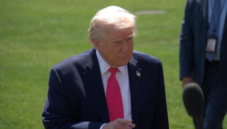 Trump, İran’a yeni saldırı ve İran’ın petrolünü ele geçirme seçeneğini yineledi