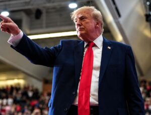 Trump’tan seçimlere hile karıştıranları ihbar edenlere 1 milyon dolar ödül vaadi