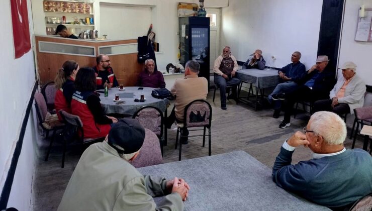 Uşak’ta tarım ekipleri üreticileri ziyaret ederek hayvan sağlığını yerinde inceliyor