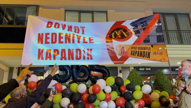 Üsküdar’da McDonald’s eylemi 365. gününde sürdü, zabıtalar şubeye 3 gün süre verdi