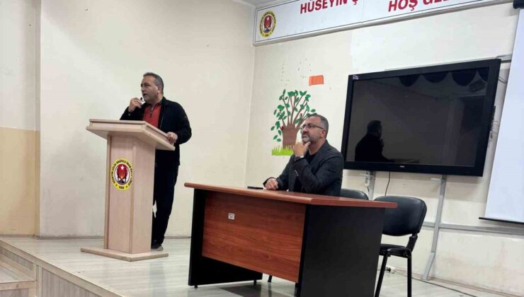 Van Tuşba’daki kız imam hatip lisesinde 490 öğrenci için veli toplantısı yapıldı