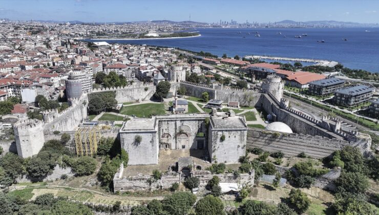 Yedikule’deki 1600 yıllık Altın Kapı, zafer törenleri işlevini zamanla kaybetti