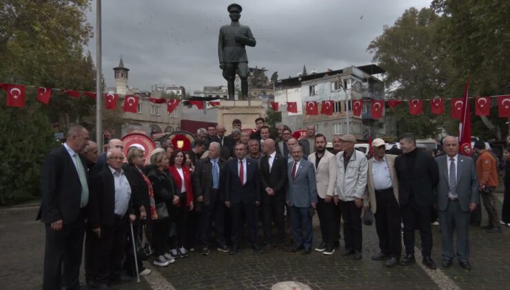 YENİ Parti Kahramanmaraş örgütü 29 Ekim’de Atatürk Anıtı’na çelenk koydu