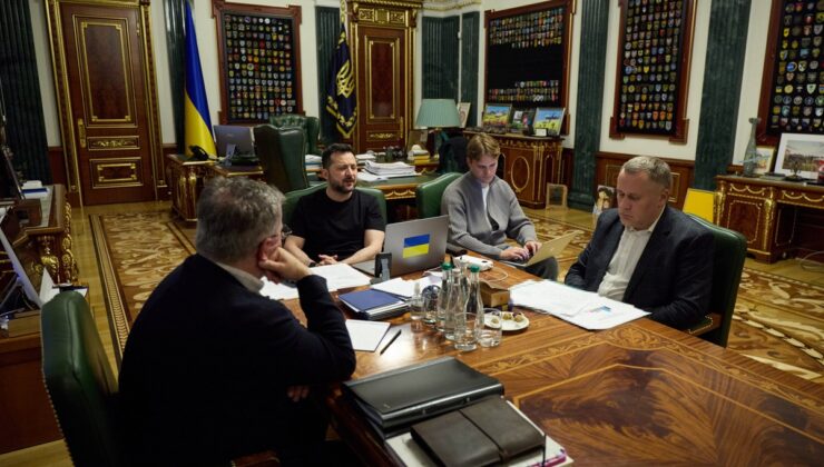 Zelenskiy, Merz ile Rusya’nın Ukrayna’nın enerji tesislerine saldırılarını görüştü